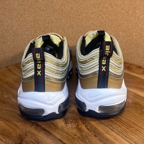 Nike
Air max 97
'Metallic gold 23
NWOT - Picture 11 of 16